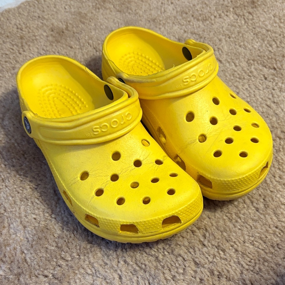 CROCS Women's Bright Yellow Water Shoes